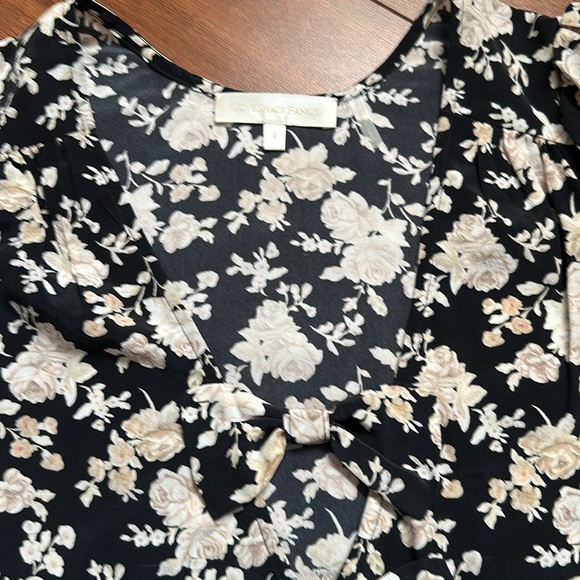 LOVESHACKFANCY Puff Sleeve Plunging V Neck Dark Floral Blouse w/ bow size 2 silk - Picture 3 of 6